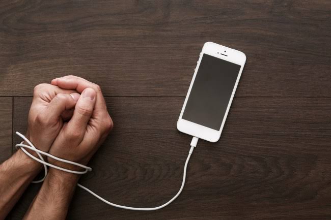 Smartphone Addiction Signs in 2026: What the Research Actually Says